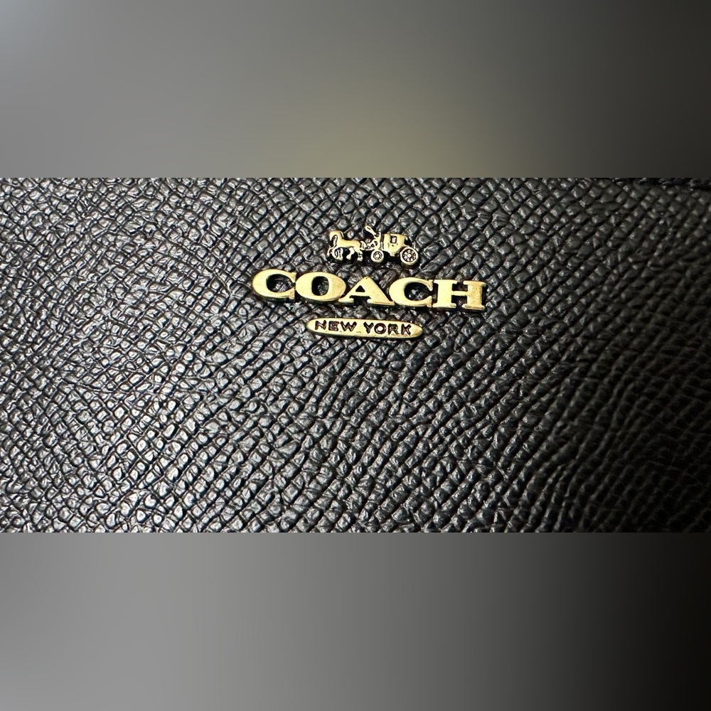 Coach Zip Chain Card Case. Black leather wallet. - Picture 4 of 11